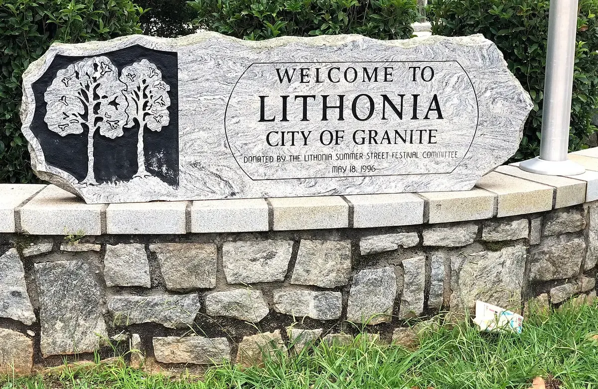 Lithonia welcome sign
